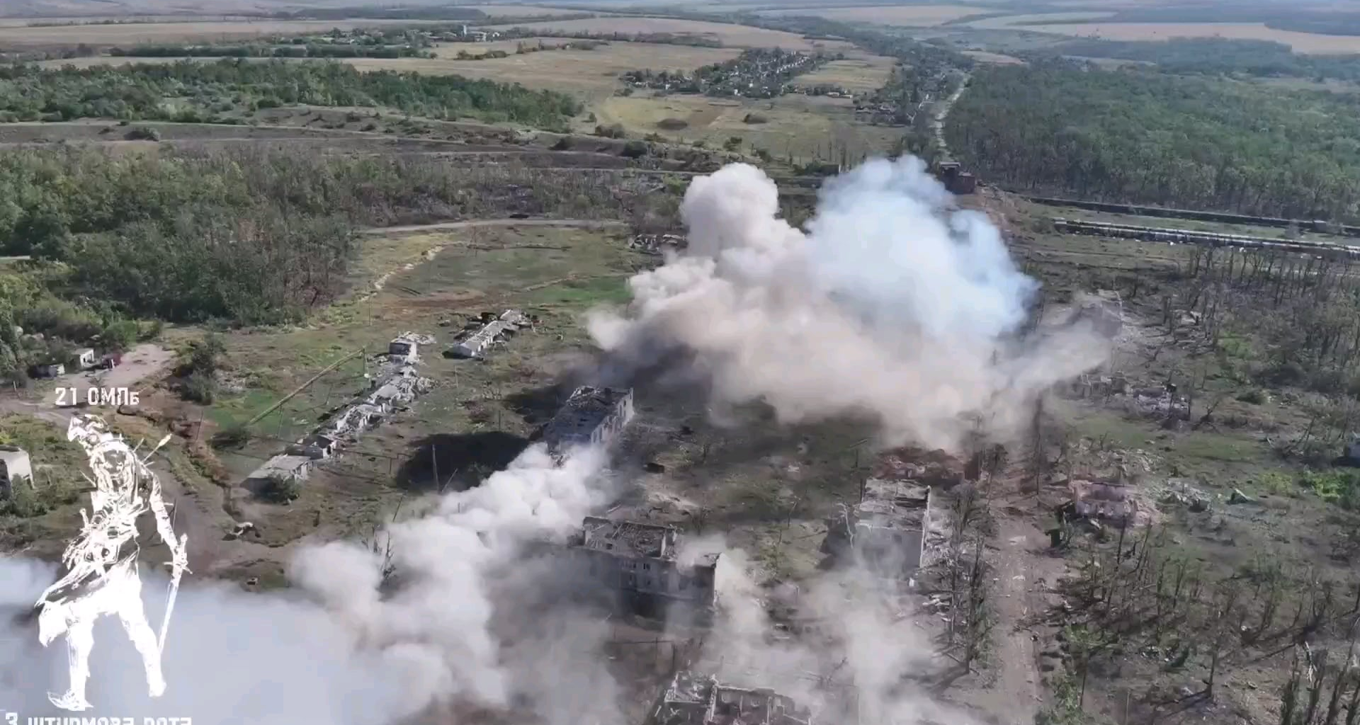 Guided bombs from aviation were dropped on buildings where Russian infantry had taken positions, according to reports from operators of the 56th Motorized Brigade who filmed the action. Kalynivka village, Donetsk Oblast. Geolocation: (48.608999,37.850509) September 8, 2024.