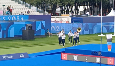 Okay, was anyone going to tell me that the para-archery had a live band