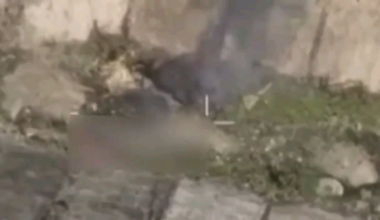 Brutal footage: A wounded Russian soldier who found himself in an extremely difficult situation in the dry canal of Chasiv Yar (Donetsk Oblast) blew himself up with a grenade. NSFL! Viewers discretion advised.