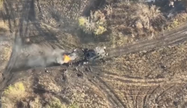 Russian armored vehicle hit by FPV explodes, sending soldiers flying