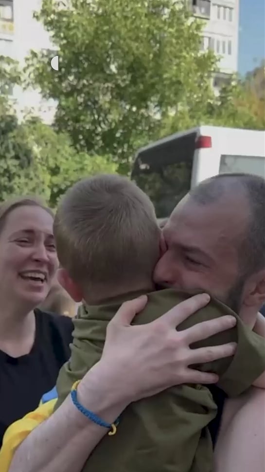 Ukrainian soldier meets his family after two year imprisonment in Russia