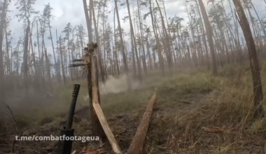 Brave Ukrainians push into russian foxholes. Kreminna forest CQC. Visible enemy.