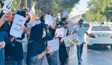 Iranian nurses continue protests over pay and poor working conditions