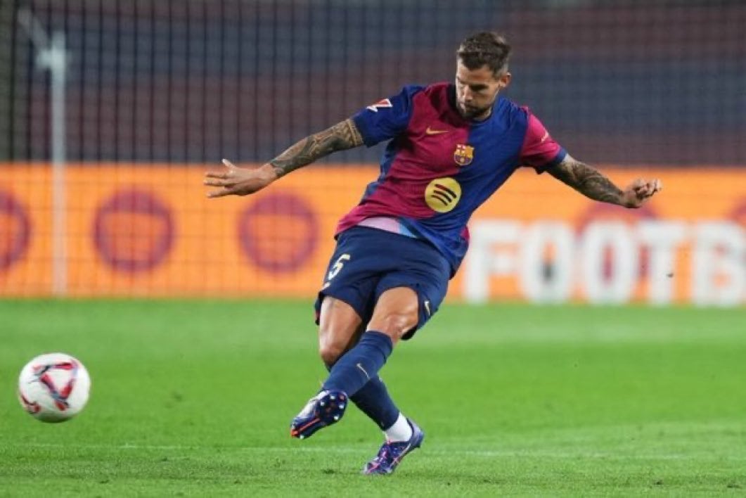 If Iñigo Martínez plays at least 45 minutes in 60% of the matches this season then his contract, which currently ends in June 2025, will be automatically extended by another year. This is a clause in his contract. Via: @monfortcarlos [jijantes]