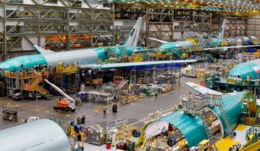 As strike looms, Boeing pushes 777 jets through chaotic production in Everett