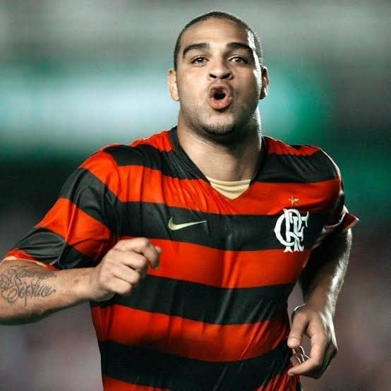 [Raisa Simplicio]Adriano Imperatore will have a farewell game at Maracanã. The game will reunite Adriano’s friends from Inter vs friends from Flamengo, he will play a half in each team.