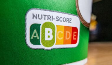 Danone retire le Nutri-score de ses yaourts à boire : "Dès lors qu'on n'oblige pas les industriels, ils jouent avec la santé des consommateurs", regrette l'ONG Foodwatch