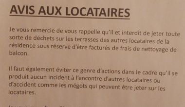 Affiché par ma résidence étudiante dans le couloir.