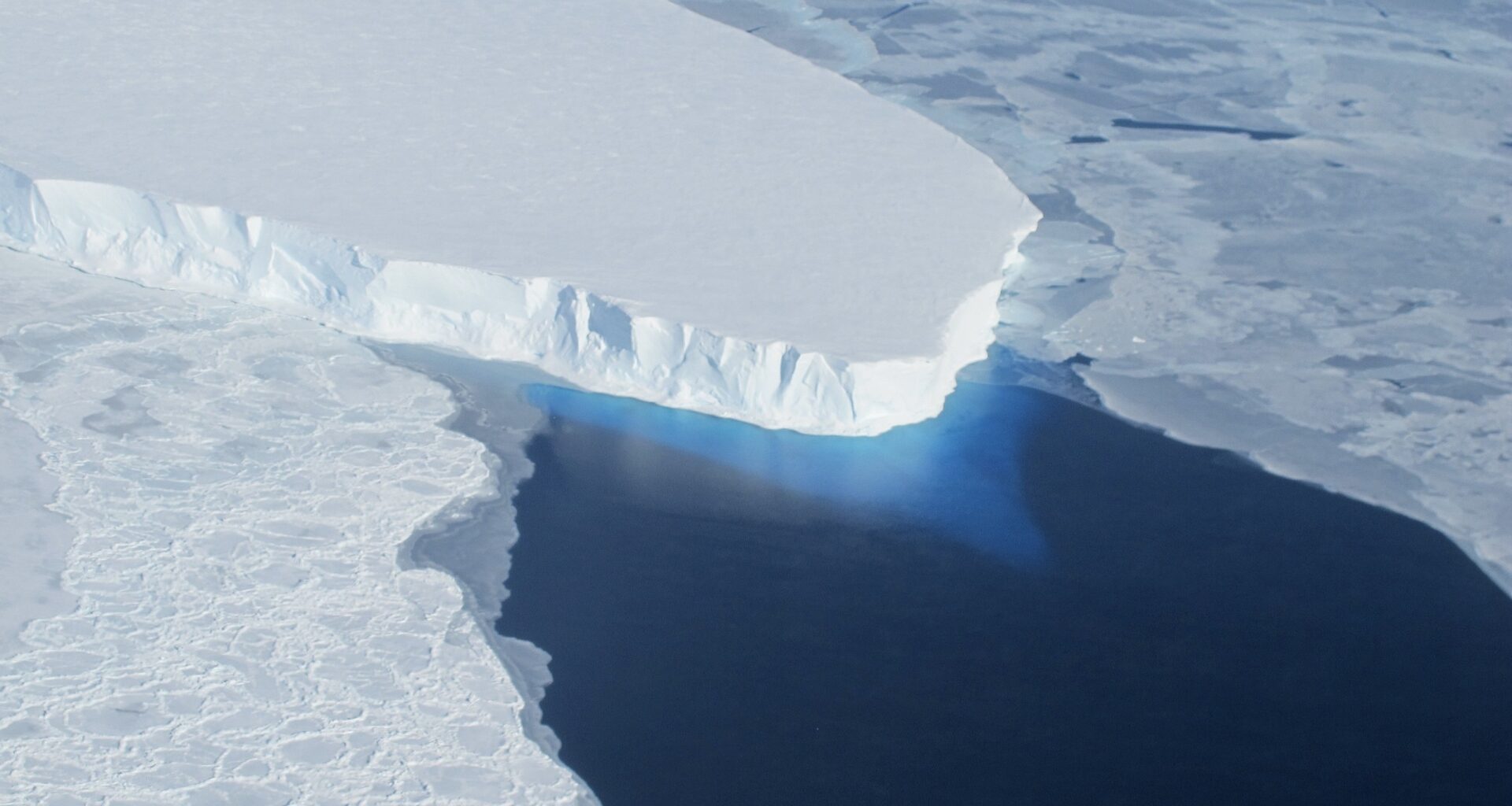 Antarctic glacier the size of Florida more vulnerable to warming than previously thought, experts warn » Yale Climate Connections