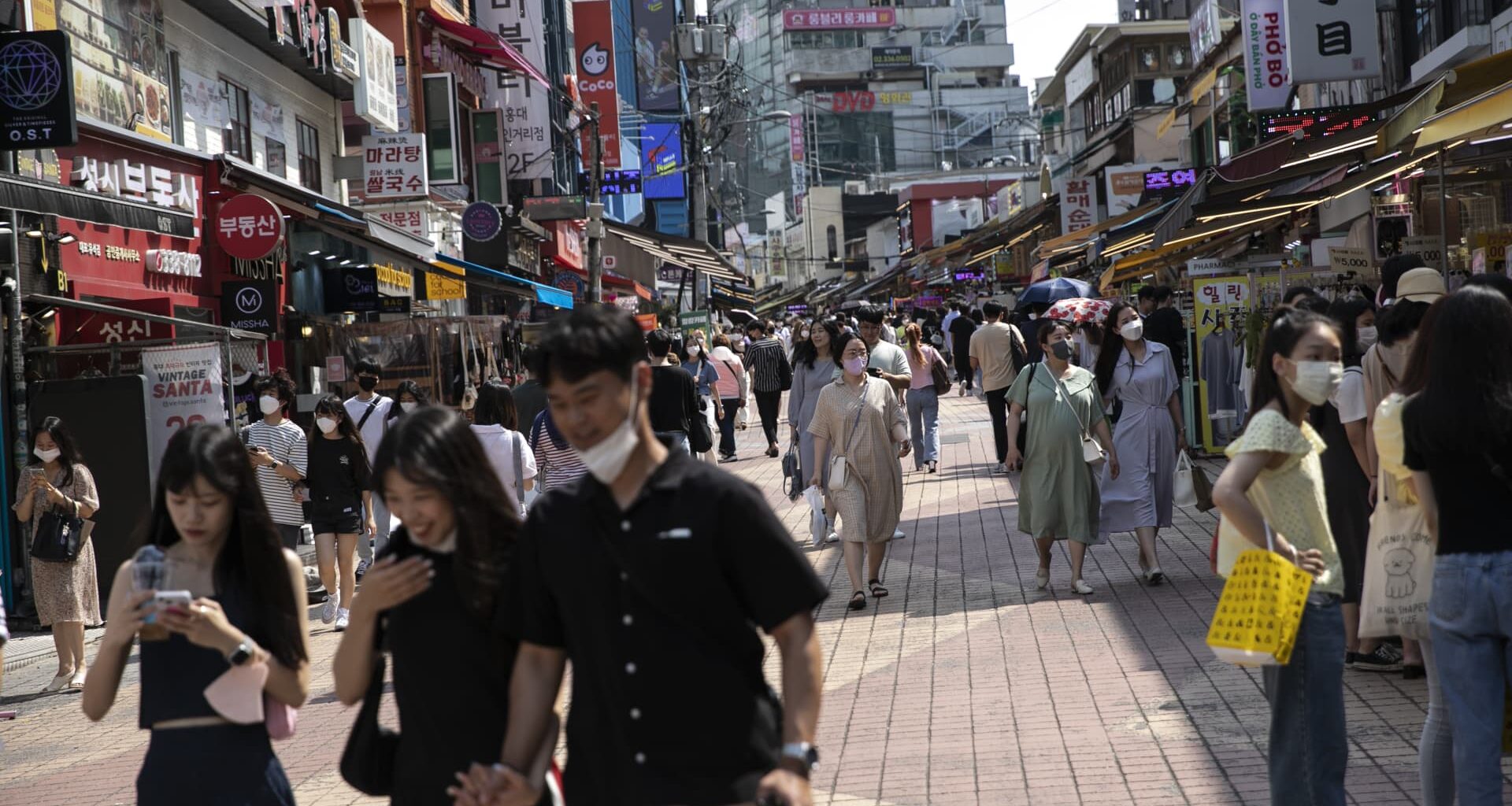 South Korea's economy barely grows in third quarter, missing expectations