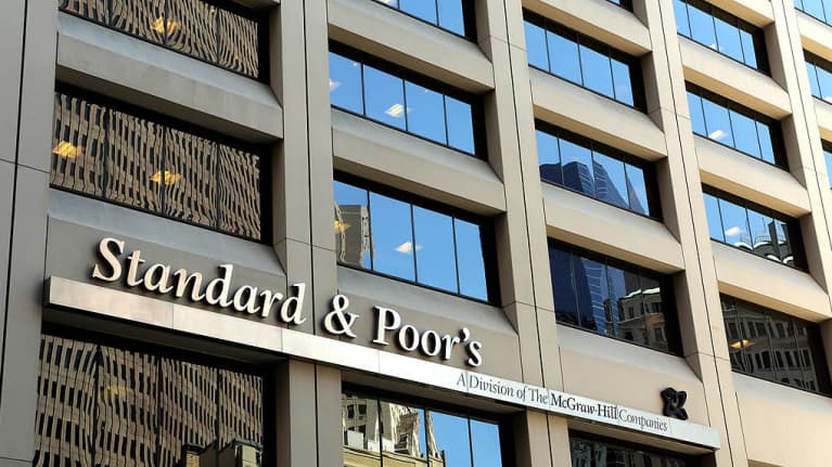 Facade of NYC office building with sign saying Standard & Poor's.