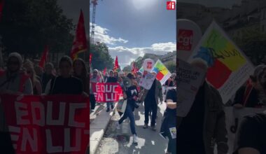 "Même si Macron ne veut pas nous on est là !"  #manifestation #paris #france