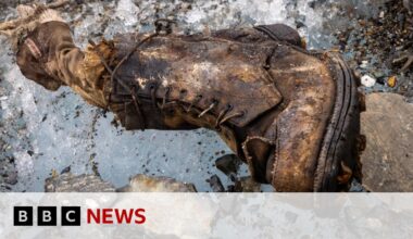 Boot found on Everest may solve 100-year-old climbing mystery | BBC News