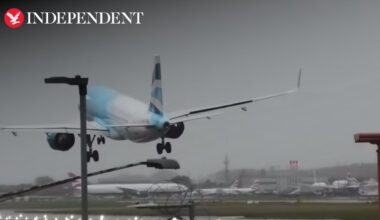 Planes struggle to land at Heathrow as Storm Ashley hits UK