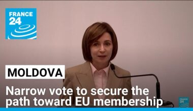 Moldovans narrowly vote to secure the country's path toward EU membership