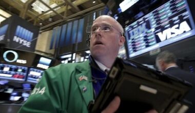 Earnings, Geopolitics Cramp Wall Street Pre-Bell; Asia Mixed, Europe Lower