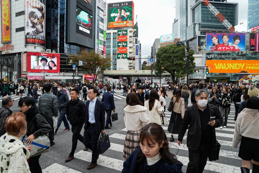 Japan's economy gradually recovering amid lingering stagnation: report-Xinhua