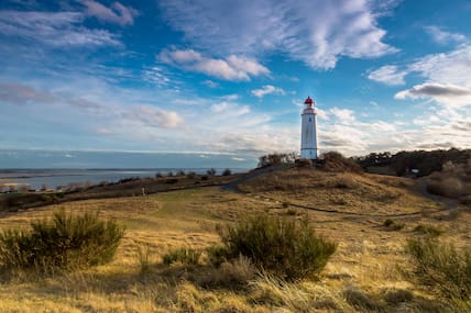 Der Leuchtturm Dornbusch gilt als Wahrzeichen von Hiddensee.