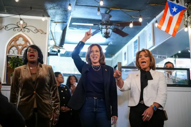 Kamala Harris durante una parada de campaña en Pensilvania