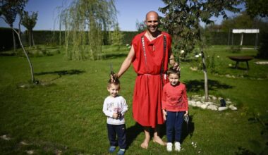 Tsvetomir Tsonev shows his appreciation for the Thracians who once inhabited Bulgaria by donning a tunic and a gold necklace (Nikolay DOYCHINOV)