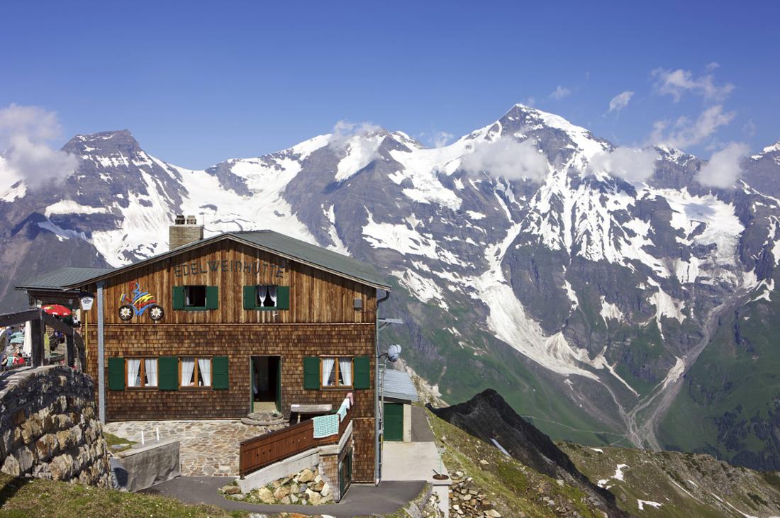 Die Edelweißhütte auf der Edelweiß-Spitze auf der Großglockner Hochalpenstraße