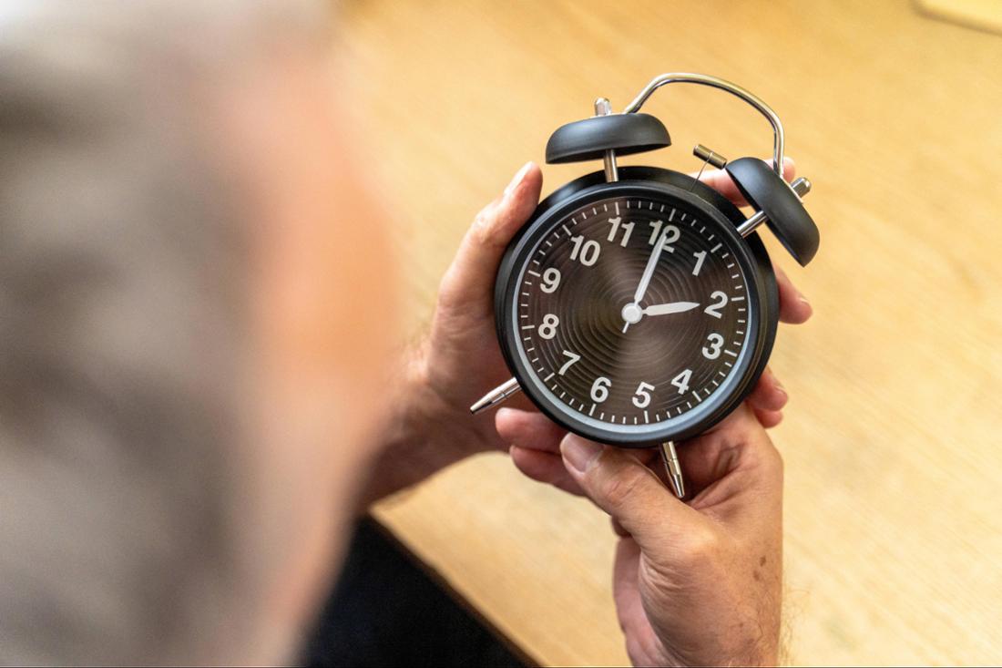 Bald wird in vielen Ländern wieder an der Uhr gedreht.