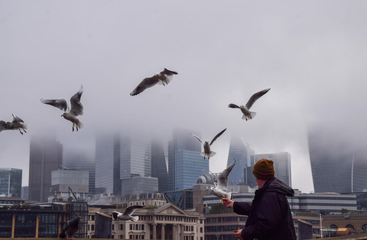 European stocks fall as UK consumer confidence weakens ahead of budget