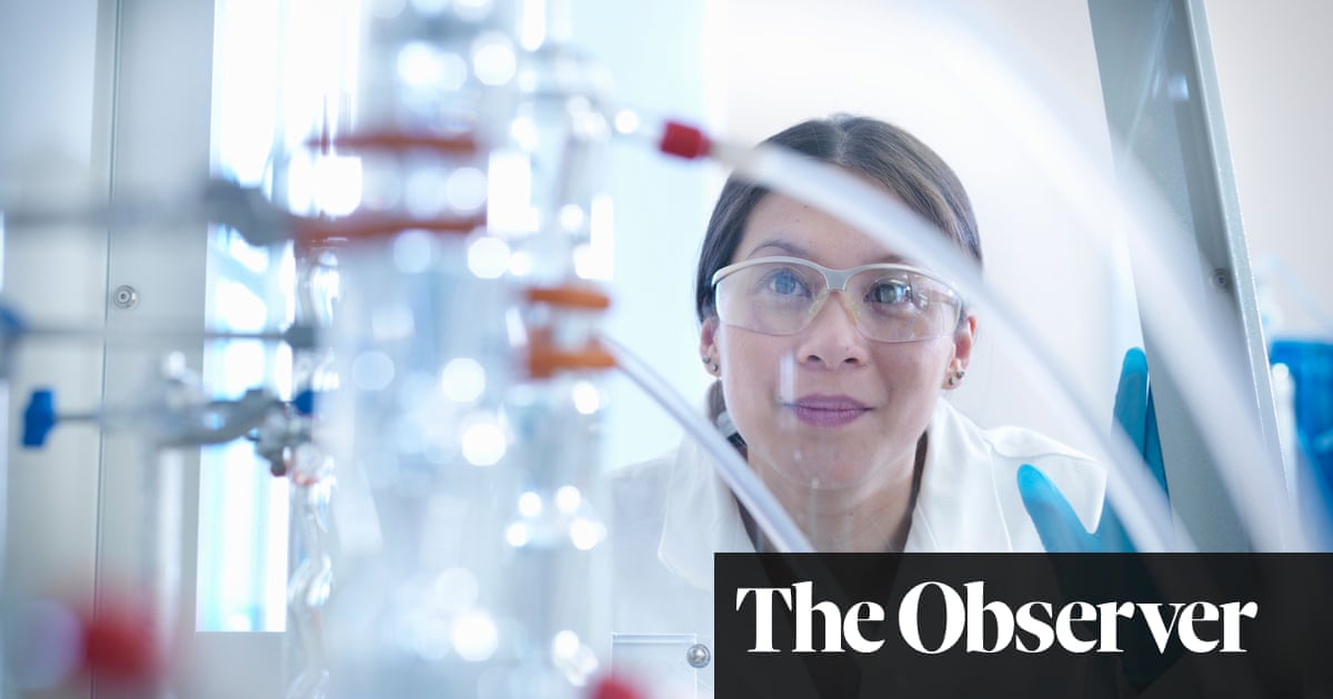 UK scientists fear £1bn funding cut for new research | Science