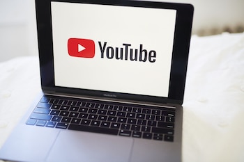 YouTube es una de las plataformas más usadas por los internautas en la actualidad. (Bloomberg/Gabby Jones)