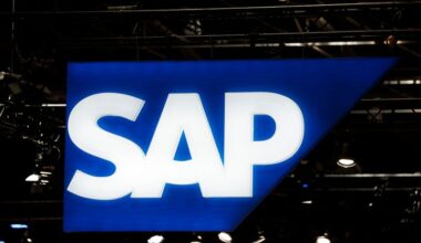 SAP shares up 4.4% in early trade after raised cloud business outlook