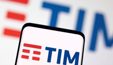 Italy police search Telecom Italia manager's office in private corruption case