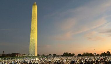 Harris' packed DC rally overflows with 75,000 people - Trump's has empty seats