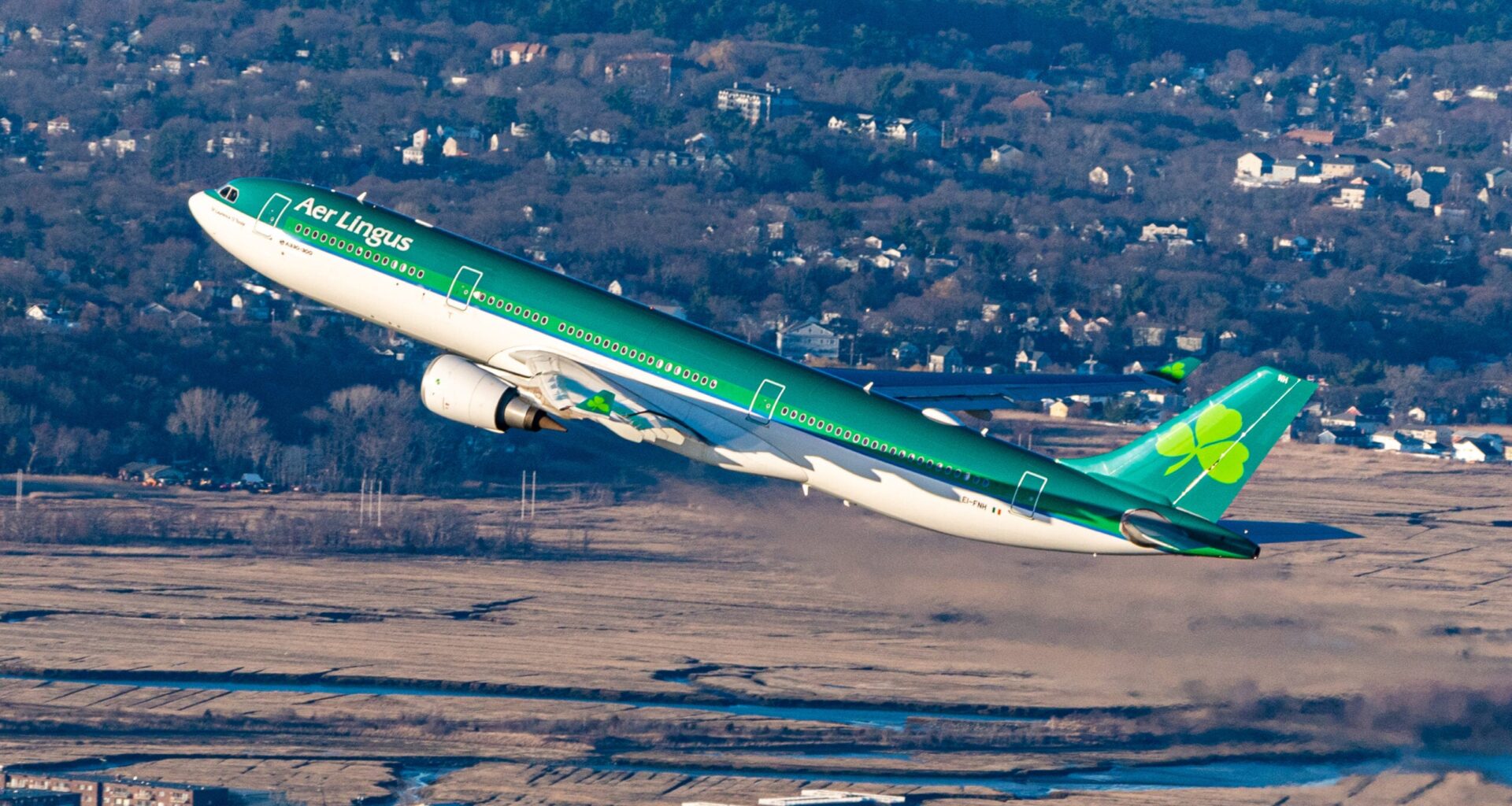 Flash sale: Round-trip fares to Ireland for less than $400