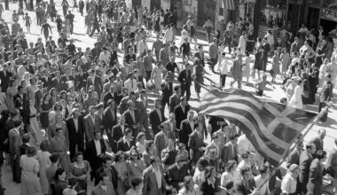 ΣΑΝ ΣΗΜΕΡΑ - 12 Οκτωβρίου 1944: Απελευθέρωση της Αθήνας, μια στιγμή εθνικής χαράς λίγο πριν το νέο διχασμό - Military History