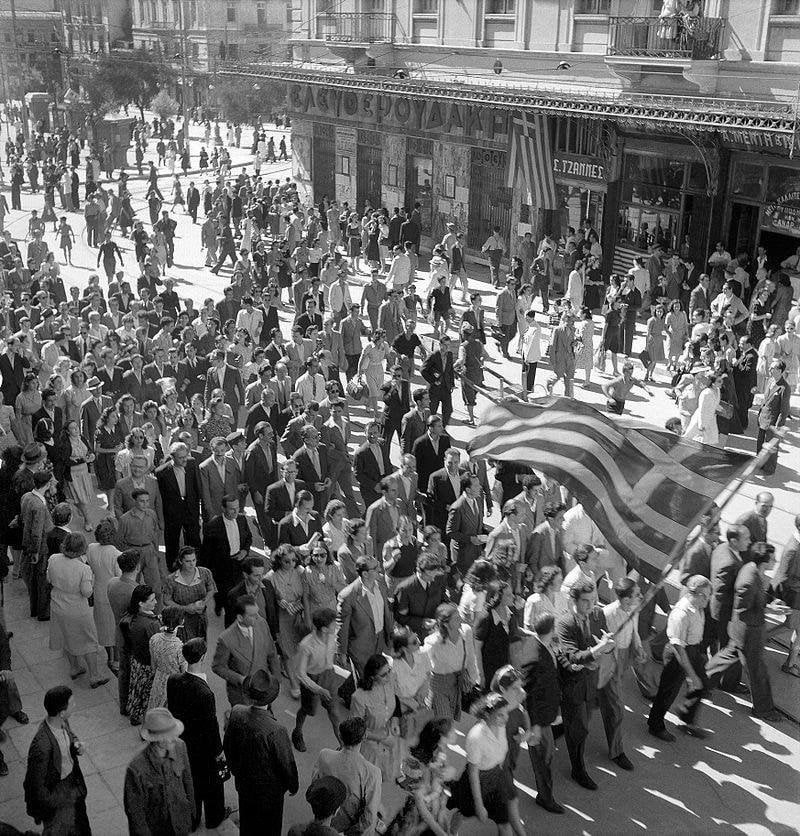 ΣΑΝ ΣΗΜΕΡΑ - 12 Οκτωβρίου 1944: Απελευθέρωση της Αθήνας, μια στιγμή εθνικής χαράς λίγο πριν το νέο διχασμό - Military History