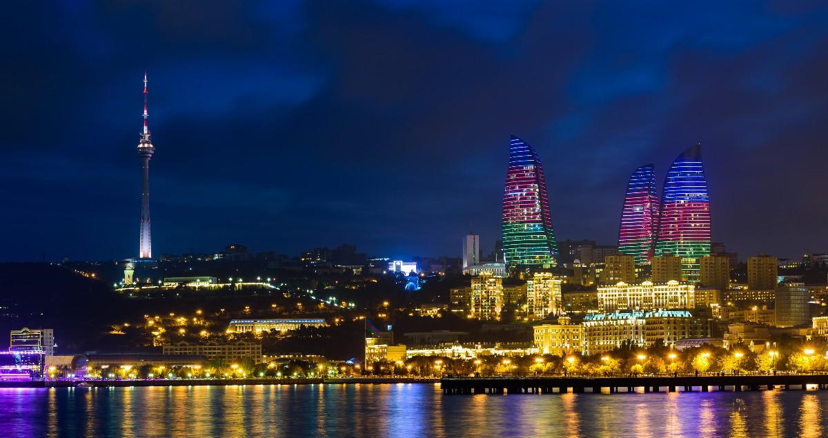 Baku,-Azerbaijan-at-night.jpeg