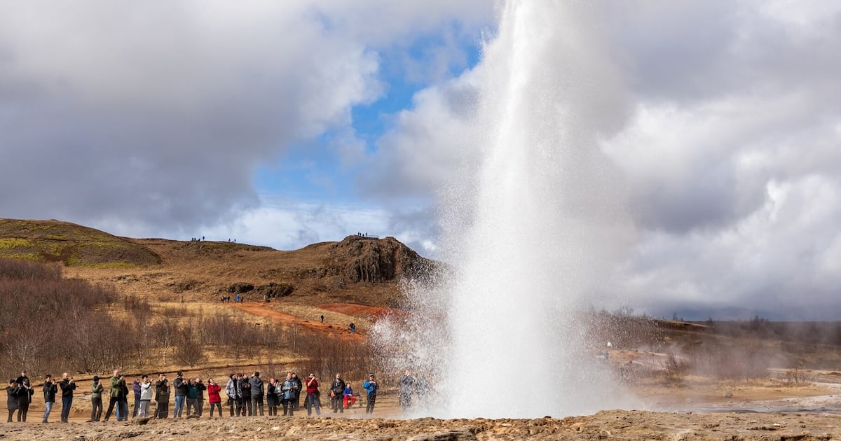 Iceland’s Famous Valley of Geysers Mysteriously Reawakens – BNN Bloomberg