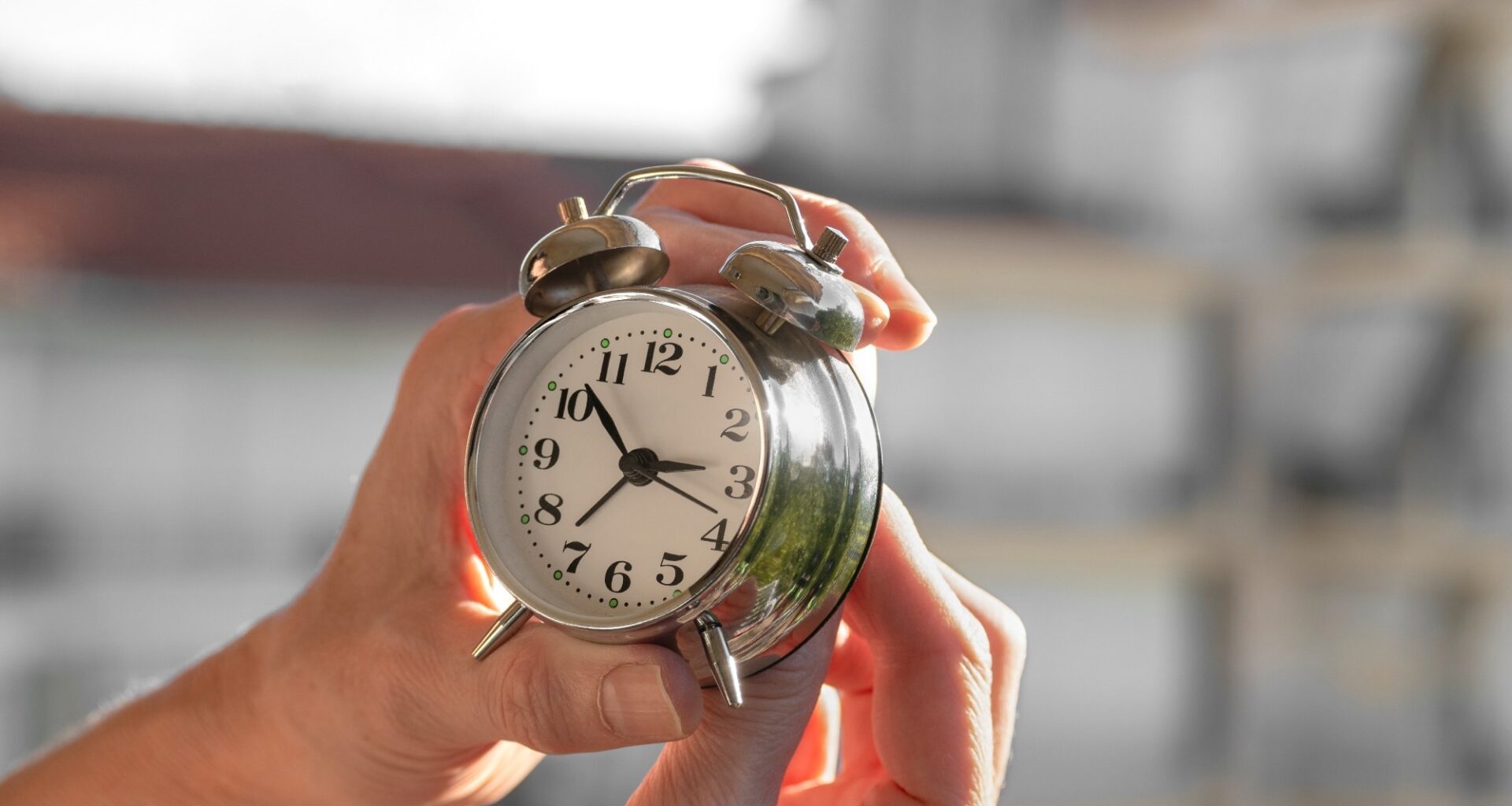 Study: The British Sleep Society position statement on Daylight Saving Time in the UK. Image Credit: conzorb/Shutterstock.com