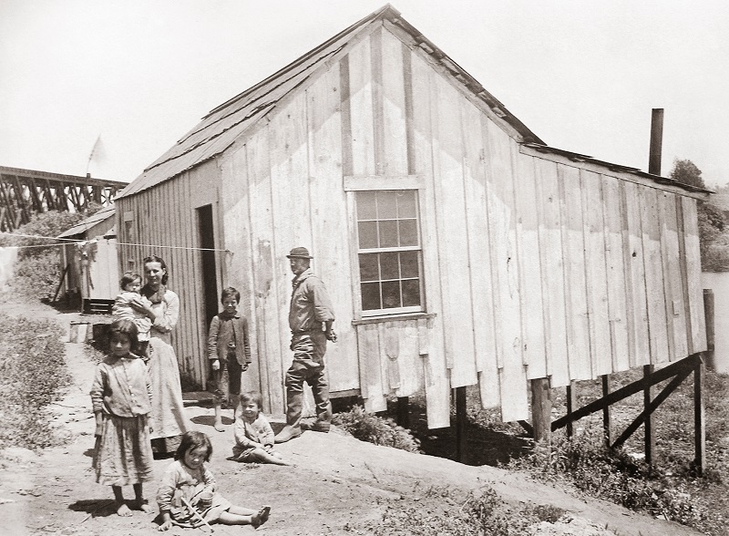 Focal Point | Italian fishing village at Capitola Wharf in the 1880s – Santa Cruz Sentinel