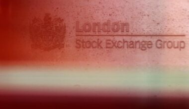 &copy; Reuters.  U.K. stocks lower at close of trade; Investing.com United Kingdom 100 down 0.50%