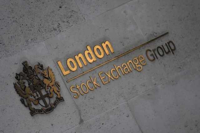 &copy; Reuters.  U.K. stocks higher at close of trade; Investing.com United Kingdom 100 up 0.10%