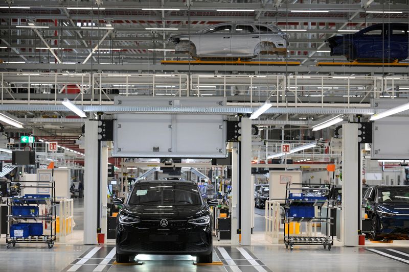 © Reuters. General view at the Volkswagen plant in Emden, Germany September 20, 2024. REUTERS/Fabian Bimmer/ File Photo