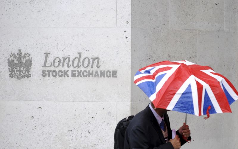 &copy; Reuters.  U.K. stocks lower at close of trade; Investing.com United Kingdom 100 down 0.20%