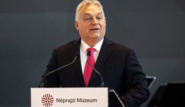 Átírták a hivatalos oldalán Orbán pontatlan beszédét, ami így sem sikerült pontosra