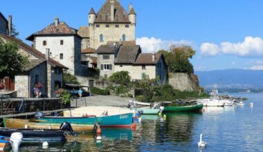 Surnommée « la perle du Léman », cette cité médiévale est un des plus beaux villages de France