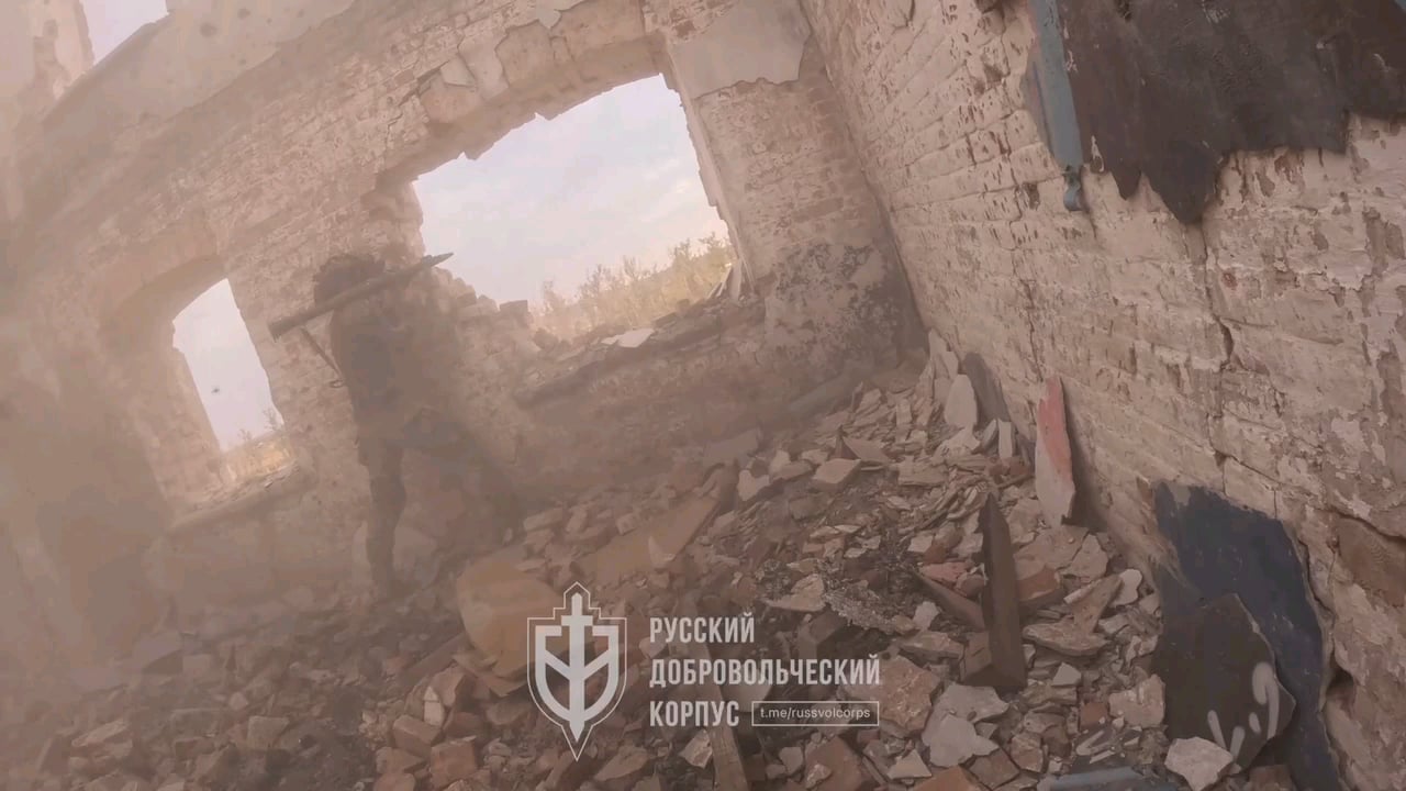 A soldier of the Russian volunteer corps fires OG-7 (HE-Frag) grenades with an RPG launcher against Russian armed forces positions at the aggregate plant in support of Ukrainian units trying to advance. Volchansk, September 2024