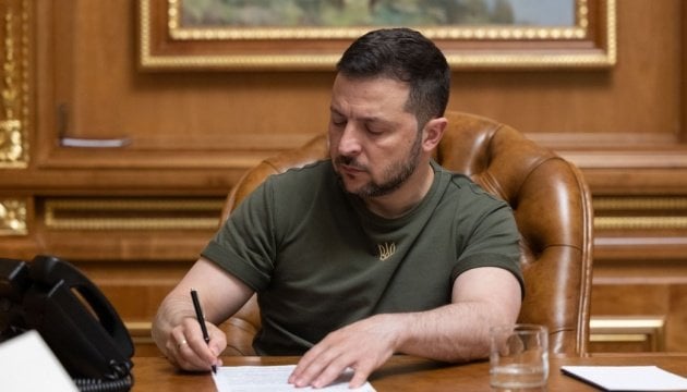 Zelensky signs law allowing foreign nationals hold officer positions in Ukraine's Armed Forces