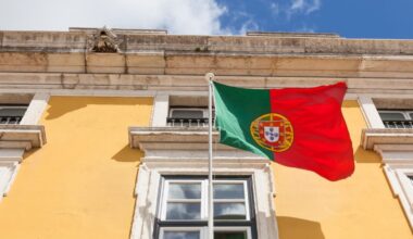 35 Golden Visa Investors Sue Portugal’s AIMA Amid Excessive Permit Delays