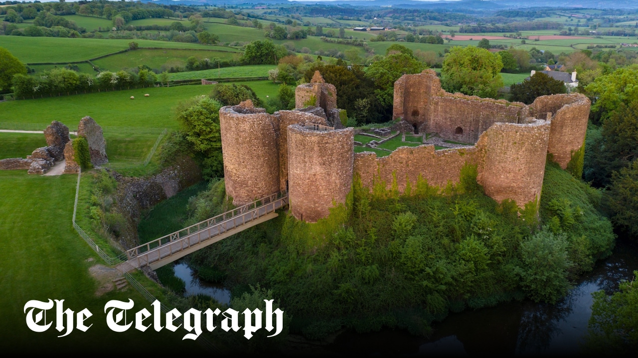 The historic Welsh walk with views, castles and cosy pubs