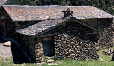 Canillo obliga a construir les bordes amb estètica tradicional